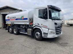 CISTERNA PER DISTRIBUZIONE PRODOTTI DA RISCALDAMENTO ALLESTIMENTO SU DAF XD410 – 6×2 – 3 ASSI – PASSO 3800 pieno